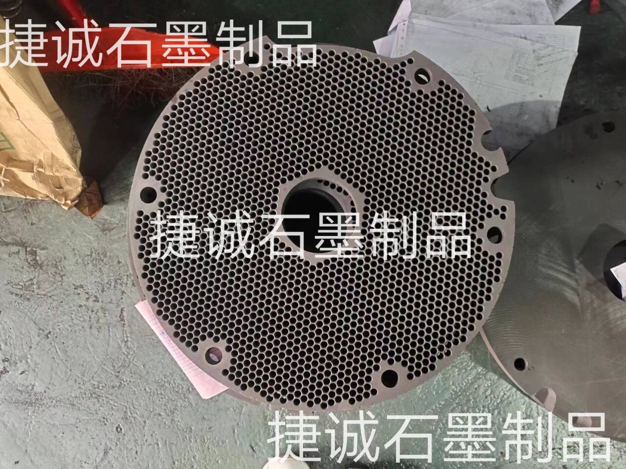 硬質(zhì)合金石墨盤，石墨盤，刀具燒結(jié)石墨盤，石墨盤加工，銅管燒結(jié)石墨盤，燒結(jié)石墨盤，石墨盤加工廠，石墨盤生產(chǎn)廠家，石墨盤廠家